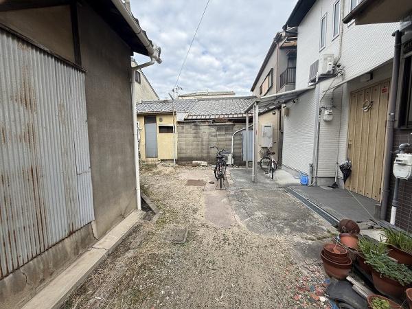 �O�ʓ��H�܂ތ��n�ʐ^ -