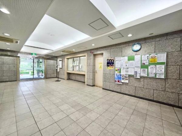 ���r�[ �������ɂ��ӂꂽ�G���g�����X���r�[�ł���