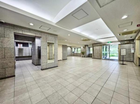 ���r�[ �������ɂ��ӂꂽ�G���g�����X���r�[�ł���