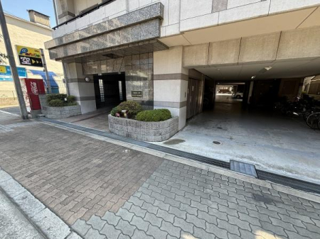 �G���g�����X -