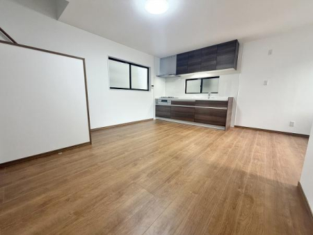 ���r���O -