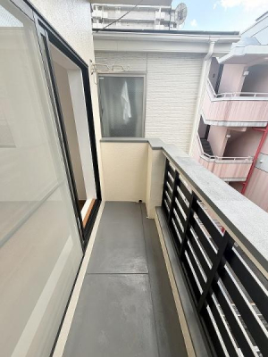 �o���R�j�[ -