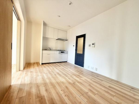 ���r���O -