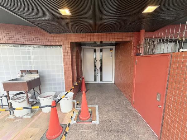 �G���g�����X -