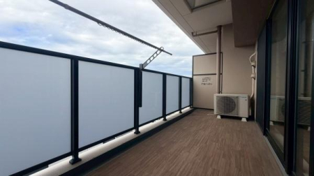 �o���R�j�[ -