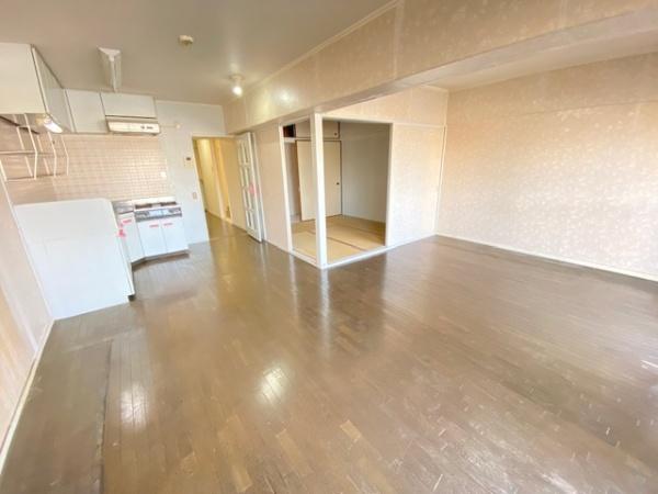 ���r���O -