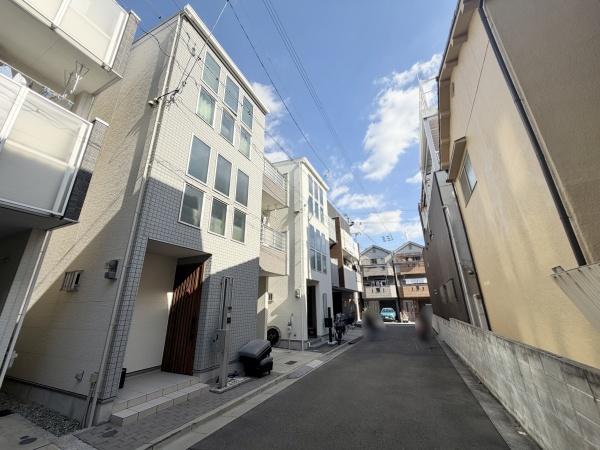 �O�ʓ��H�܂ތ��n�ʐ^ -