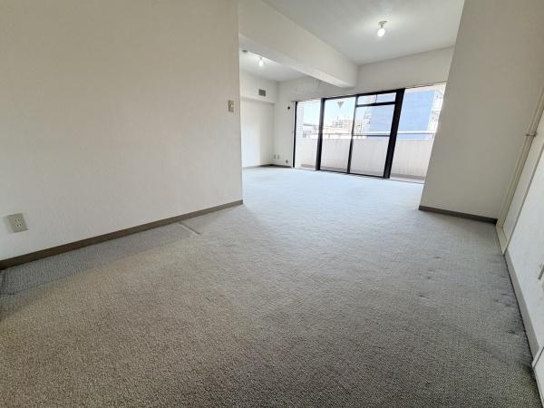 ���r���O -