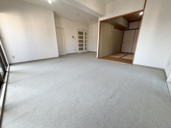 ���r���O -