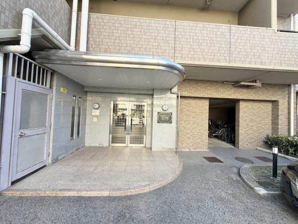 �G���g�����X -