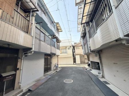 �O�ʓ��H�܂ތ��n�ʐ^ -