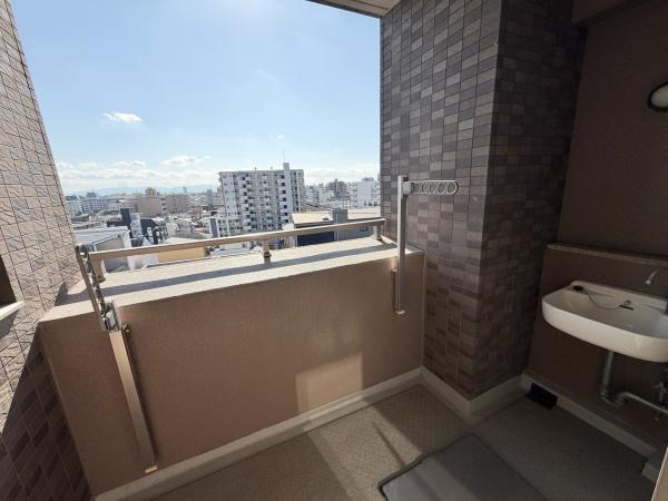 �o���R�j�[ -