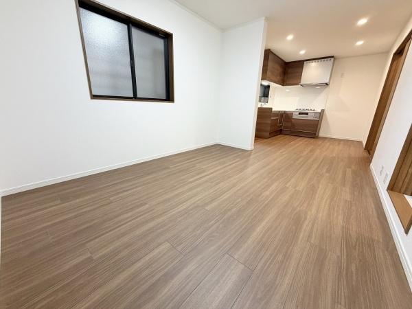 ���r���O -