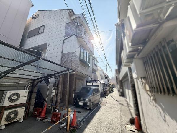 �O�ʓ��H�܂ތ��n�ʐ^ -