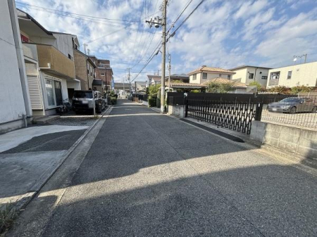 �O�ʓ��H�܂ތ��n�ʐ^ -