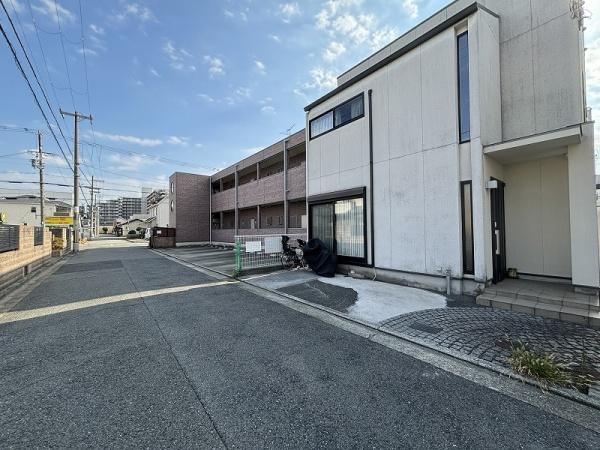 �O�ʓ��H�܂ތ��n�ʐ^ -