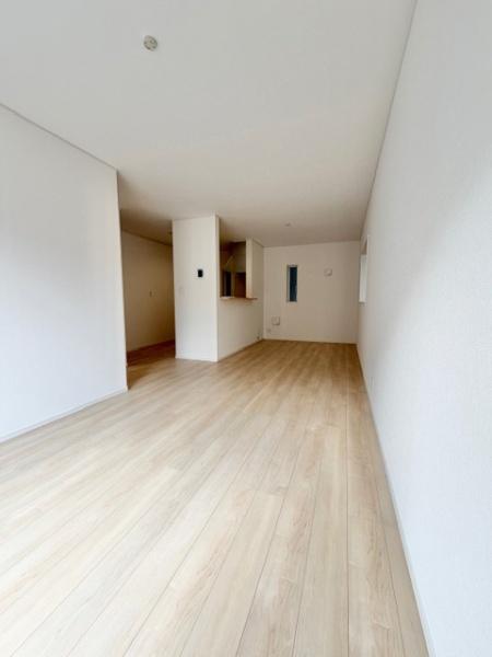 ���r���O -