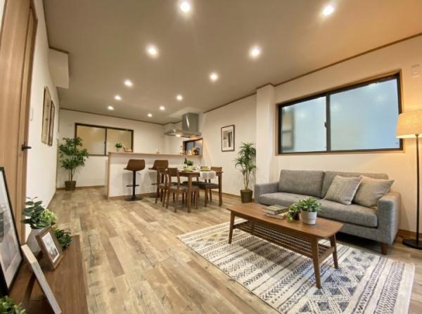 ���r���O ���ʐ^�̓z�[���X�e�[�W���O�C���[�W���H�����Ă���܂���