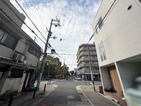 �O�ʓ��H�܂ތ��n�ʐ^ -