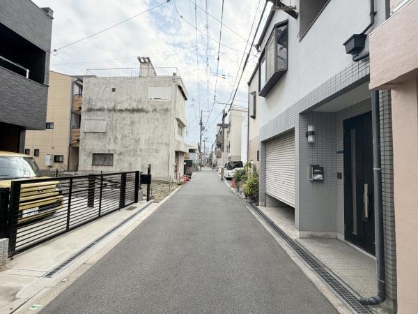 �O�ʓ��H�܂ތ��n�ʐ^ -