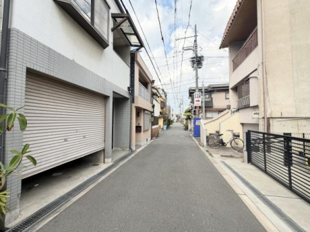 �O�ʓ��H�܂ތ��n�ʐ^ -