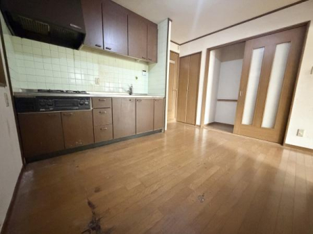 ���r���O -