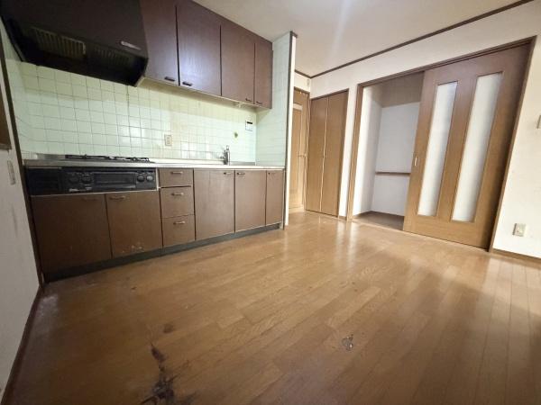 ���r���O -