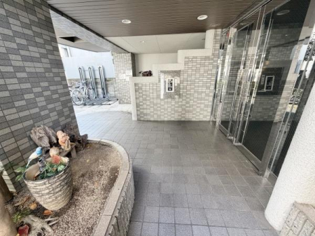 �G���g�����X -