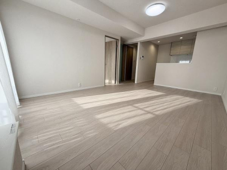 ���r���O -