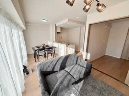 ���r���O -