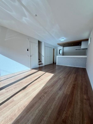 ���r���O -