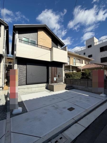 �O�ʓ��H�܂ތ��n�ʐ^ -