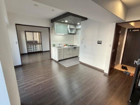 ���r���O -