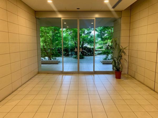 ���r�[ �������ɂ��ӂꂽ�G���g�����X���r�[�ł���