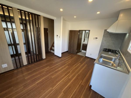 ���r���O -