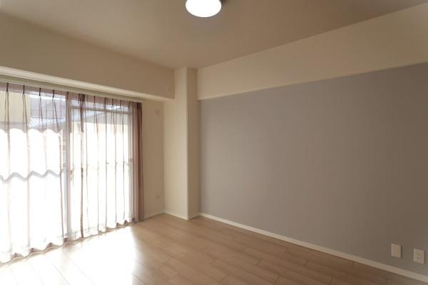 ���r���O -