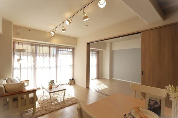 ���r���O -