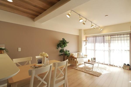 ���r���O -