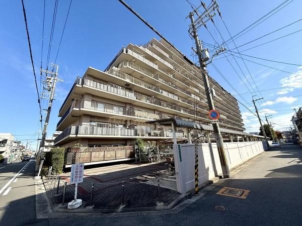 ���n�O�ώʐ^ ���w���ӂł͐��̏��Ȃ���K�̓}���V�����B���Ǝ�̓N�{�^�n�E�X�A�{�H��Ђ͒��J��H���X�B�~�n���ɂ͒񋟌���������A���q�l�����S���ėV�ׂ���B�e�Z�˂��쓌�E�쐼�����ɑ����Ă���A��������ǍD�B