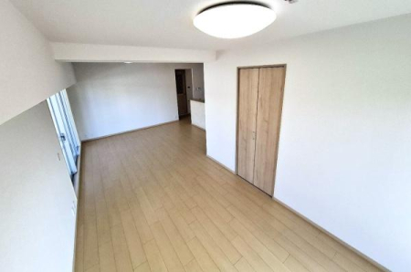 ���r���O -