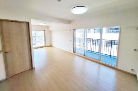 ���r���O -