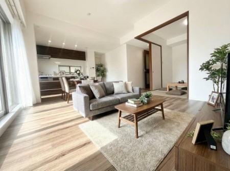 ���r���O ���ʐ^�̓z�[���X�e�[�W���O�C���[�W���H�����Ă���܂���