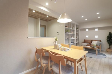 ���r���O -