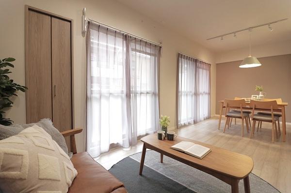 ���r���O -