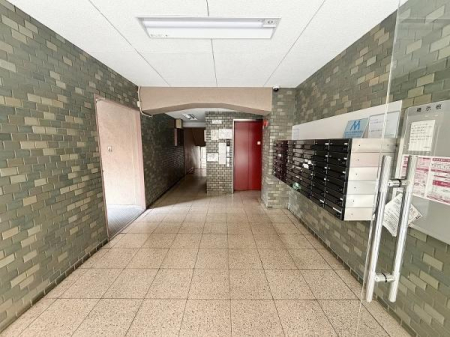 ���r�[ �������ɂ��ӂꂽ�G���g�����X���r�[�ł���