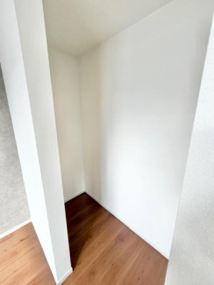 ���[ �E�I�[�N�C���N���[�[�b�g��e�ʂŗm���ȊO�̂��ו��Ȃǎ��v���Ă������̐����X�y�[�X�͂�������ƕЕt���܂��ˁB