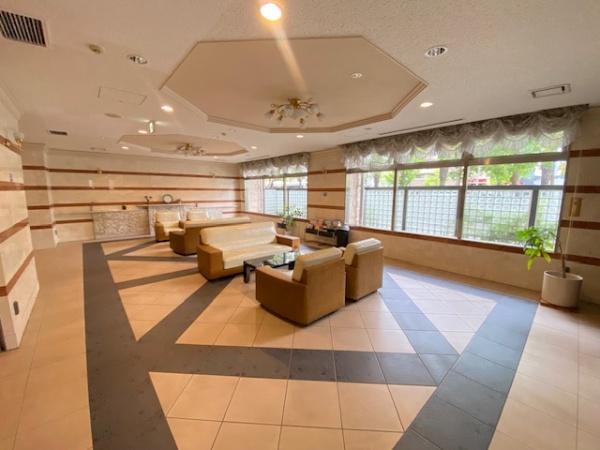 ���r�[ �������ɂ��ӂꂽ�G���g�����X���r�[�ł���