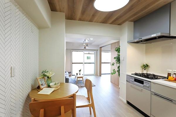 �G���g�����X -