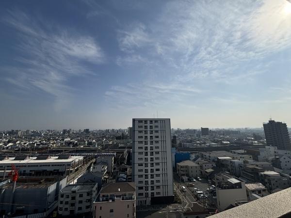 �Z�˂���̒��]�ʐ^ �ŏ�K�E�쓌�����I�������E�����{�݂��[���̒n��ł���
