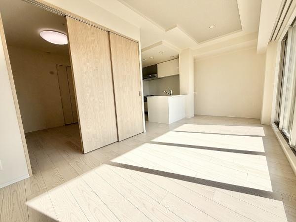 ���r���O -